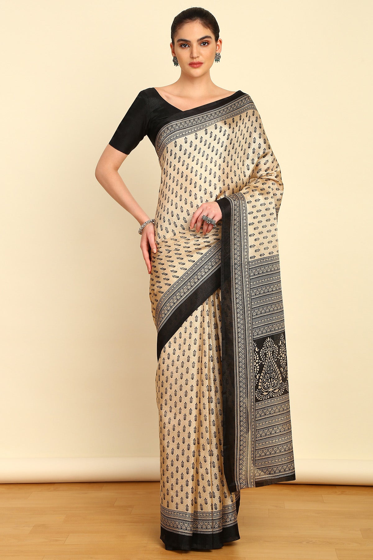 Ethnic saree online clearance