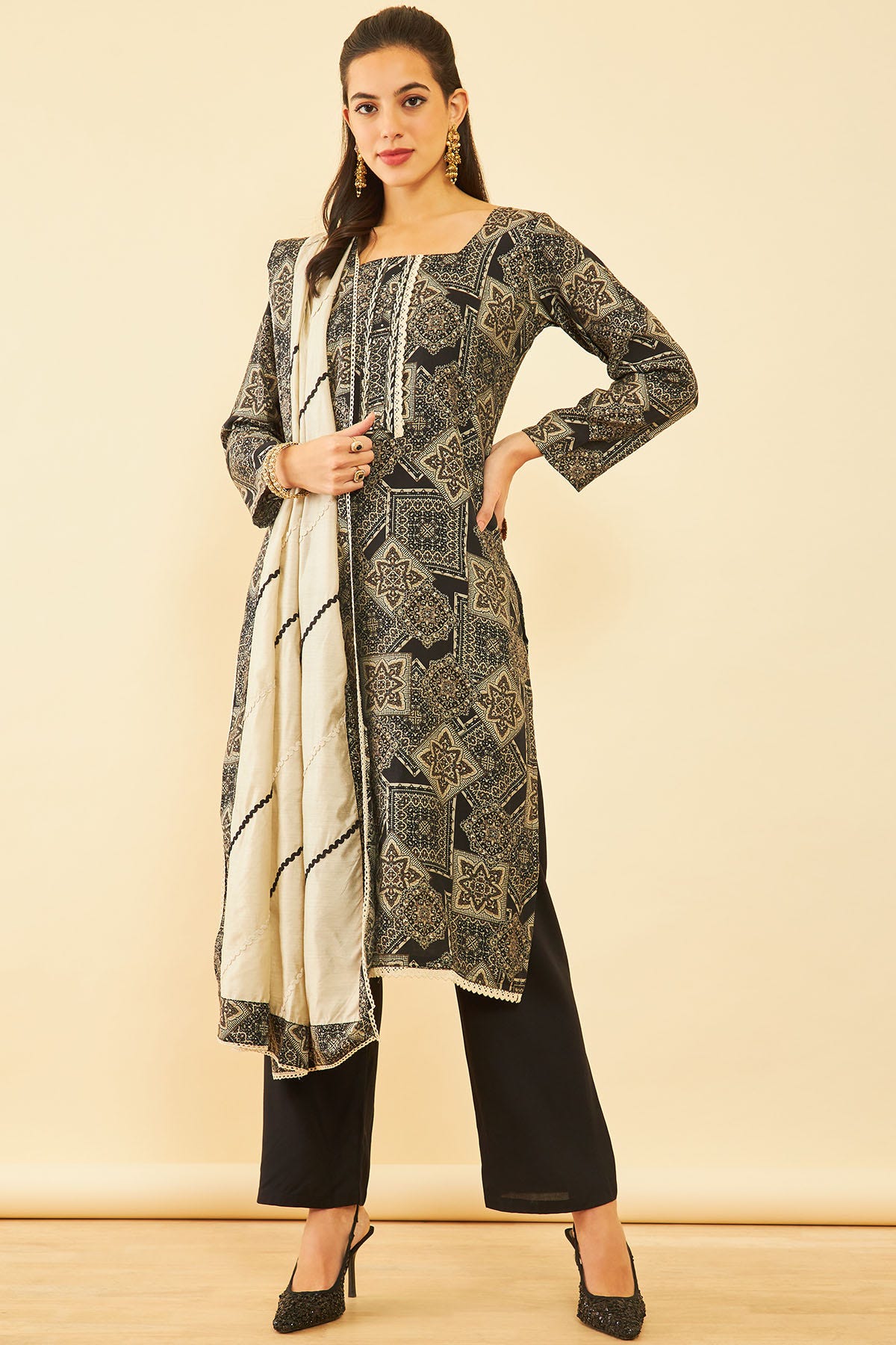 Aggregate 165+ black kurti dress material latest