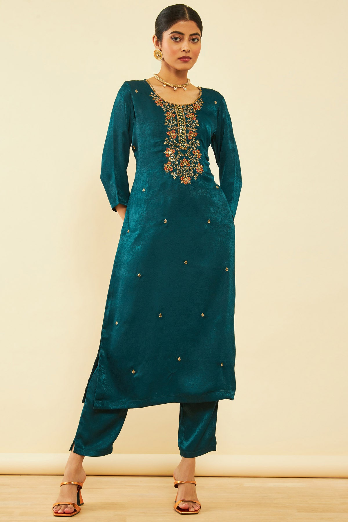 Green Velvet Floral Embroidered Suit Set with Dupatta