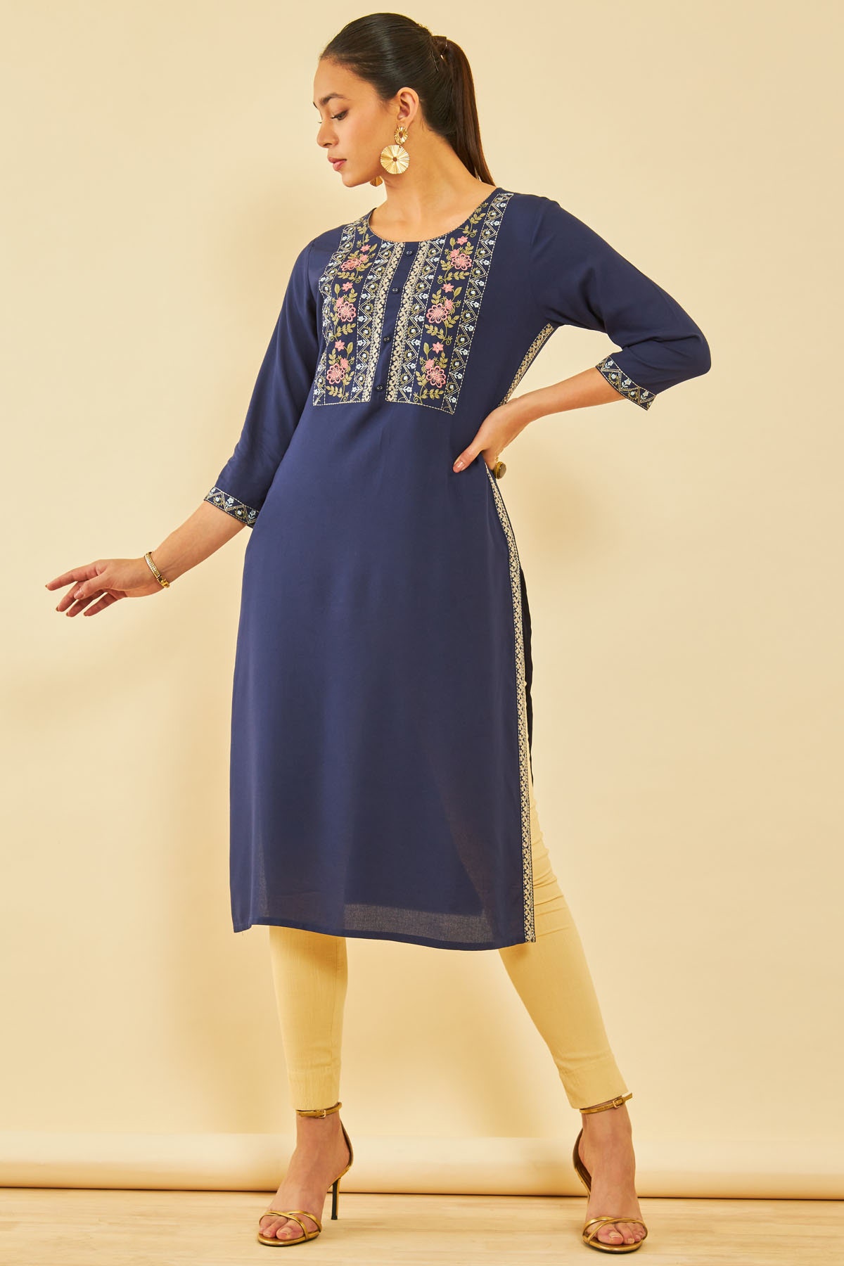 Buy Ishin Women's Navy Blue Embellished Straight Kurta Online – ISHIN  FASHIONS