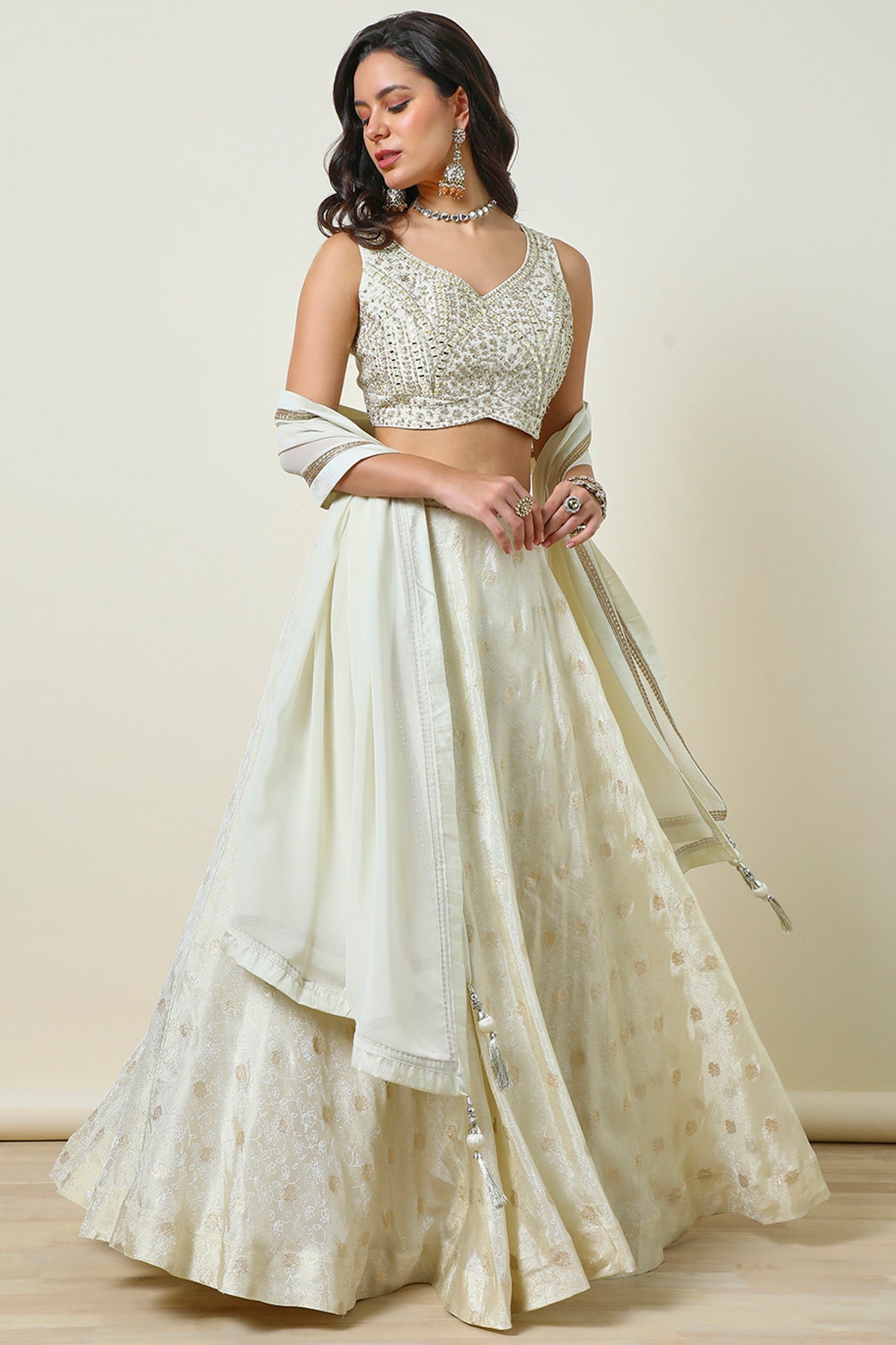Shop Designer and Trendy Wedding Outfits for Women Online
